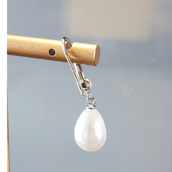 Delicate Faux Pearl and Rhinestone Drop Earrings Silver Tone Metal - Picture 4 of 4